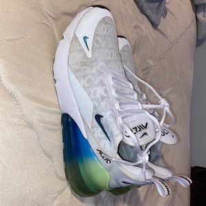 mens size 9.5/ womens size 11.0 nike air max 270